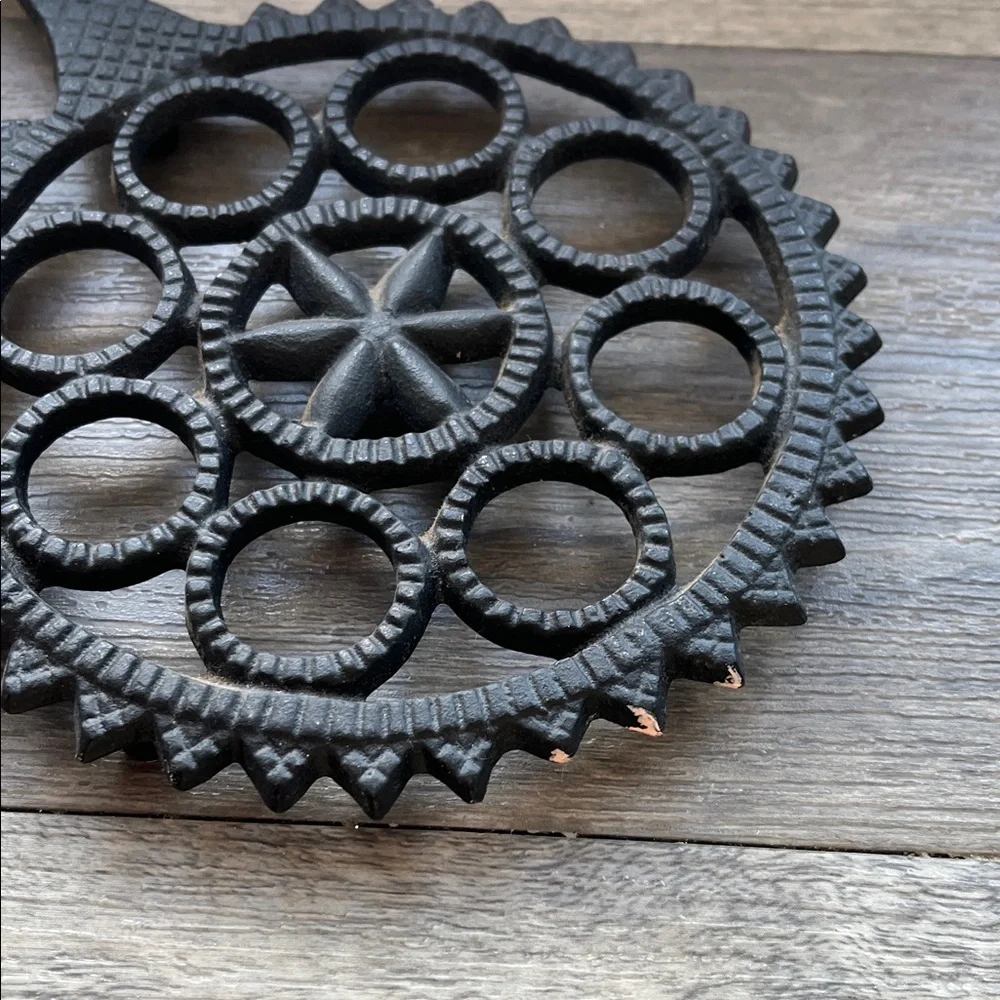 VINTAGE 1948 JZH trivet T-9 HEX Black Cast Iron Trivet
